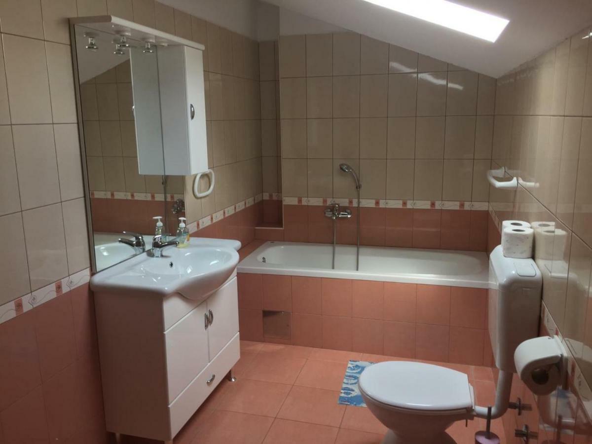 House Ema Villa Barbat na Rabu Luaran gambar